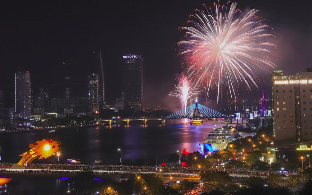 Lễ hội pháo hoa tổ chức hàng năm trên sông Hàn Đà Nẵng